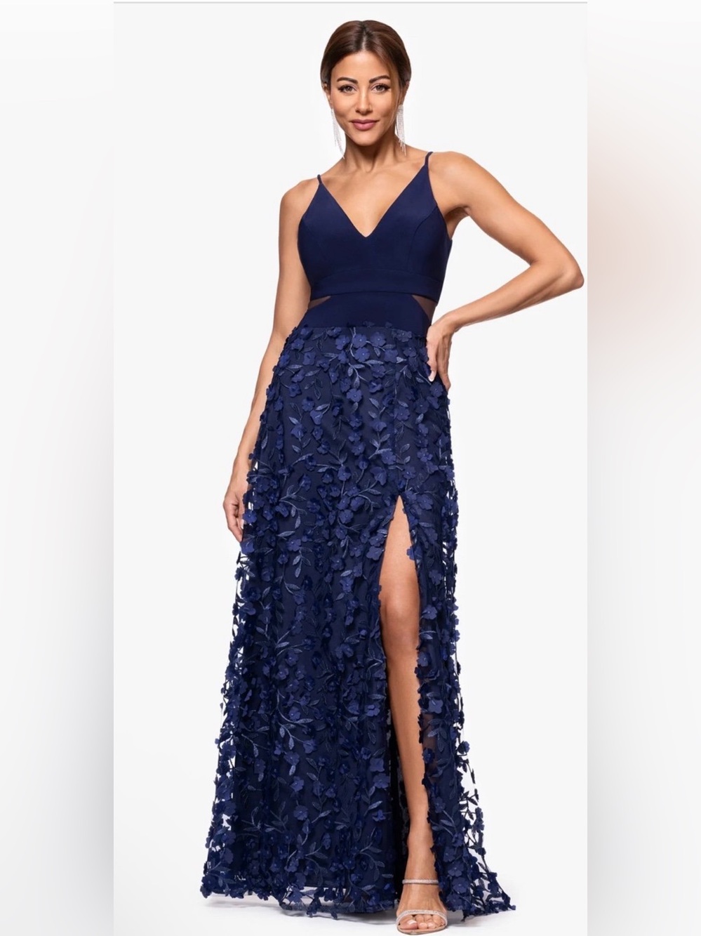 NWT XSCAPE Navy Floral Appliqué Evening Gown with V-Neck Sz 2